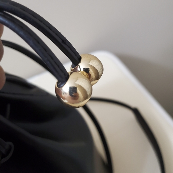 ๐ฅ๐ฅSOLD!๐ฅ๐ฅ Mango bucket bag - Picture 7 of 14